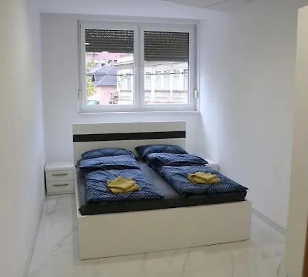 All You Need Deluxe Apartman *